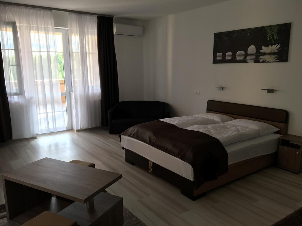M&F Apartman Egerszalok Exterior photo